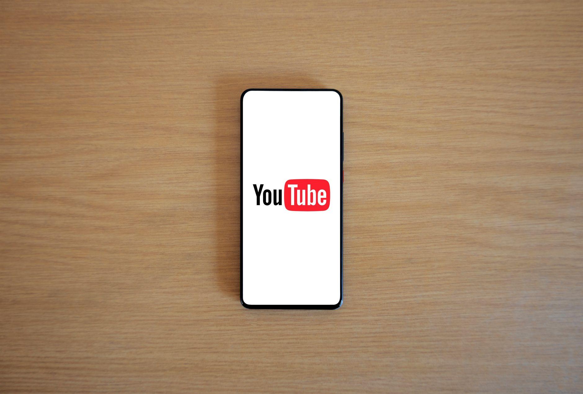 YouTube播放量计算规则调整：从点击即算到观看时长的行业影响分析