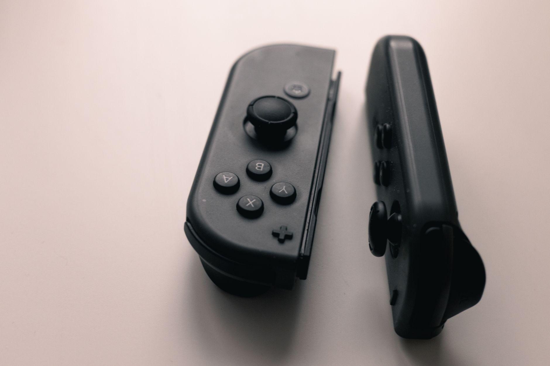 英伟达云游戏生态再扩容：Steam 手柄接入与 DLSS 4.5 背后的战略棋局