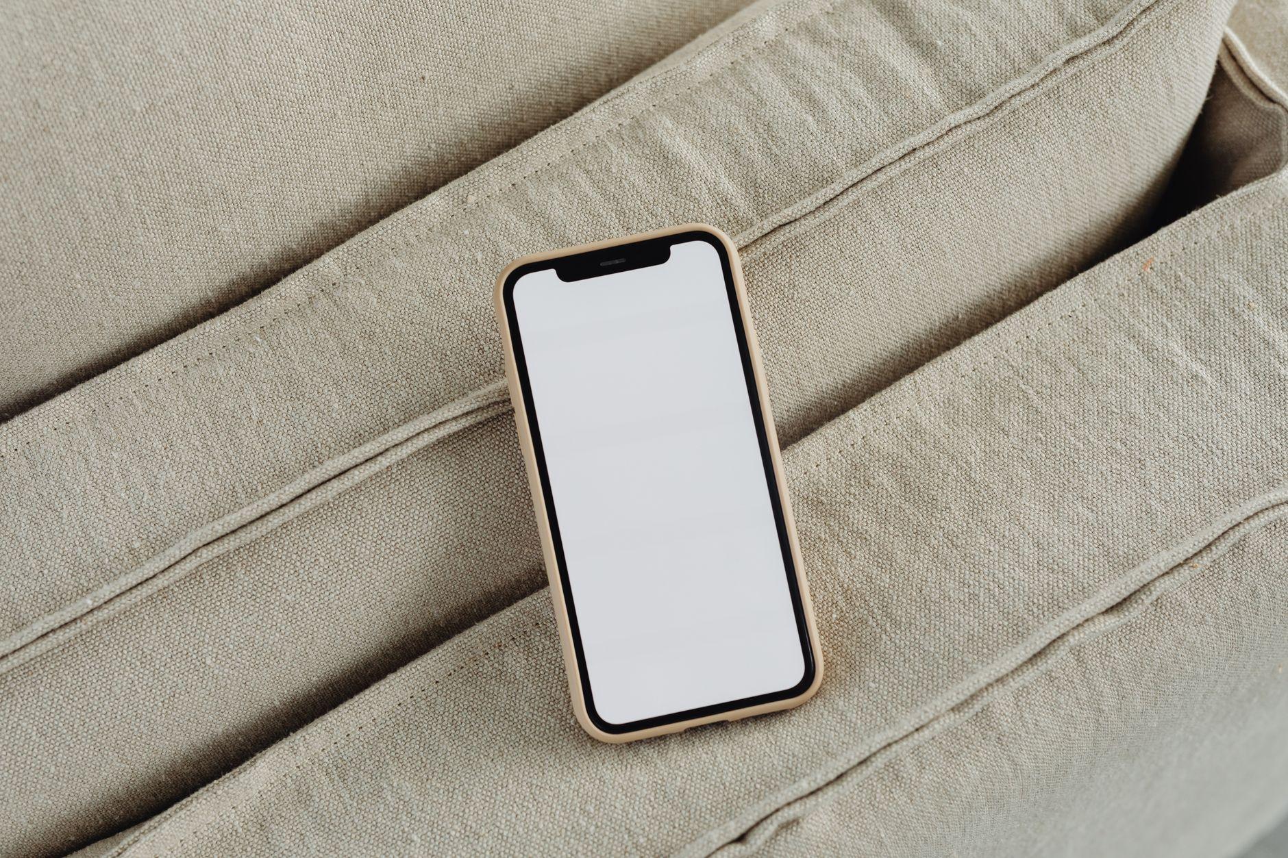 苹果折叠屏iPhone Duo深度解析：2nm芯片与屏下摄像头背后的产品逻辑与市场博弈