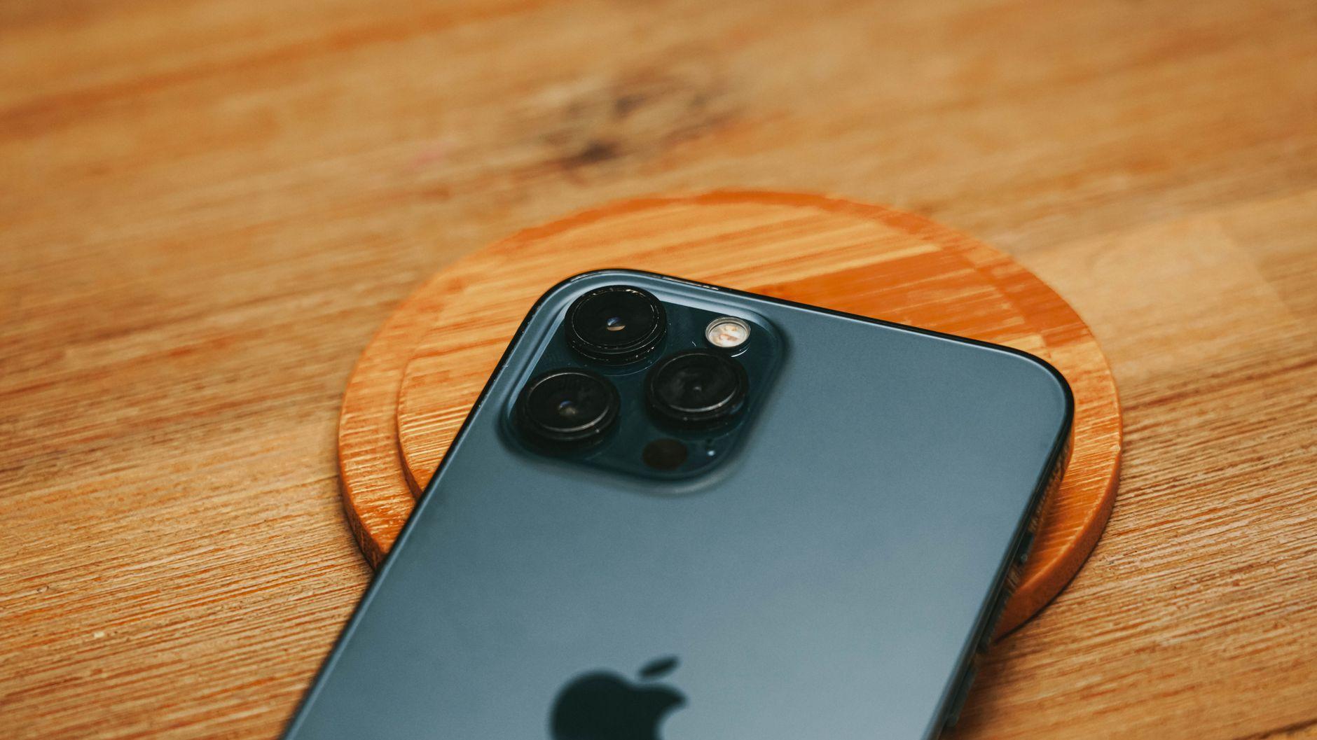 苹果新掌门首秀深度解读：折叠屏iPhone Duo背后，Ternus如何重塑产品哲学