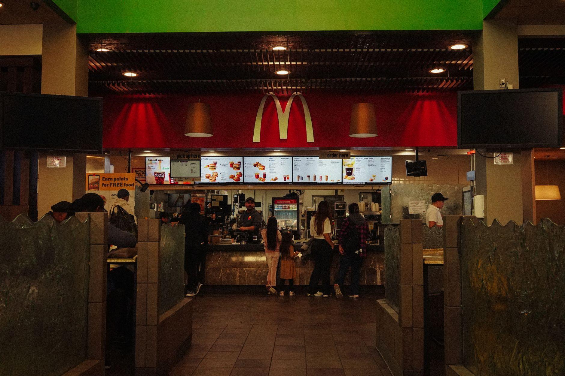 从菜单定价到现金对账：一位连锁餐饮加盟商用ChatGPT Work把月度核账压缩到10分钟