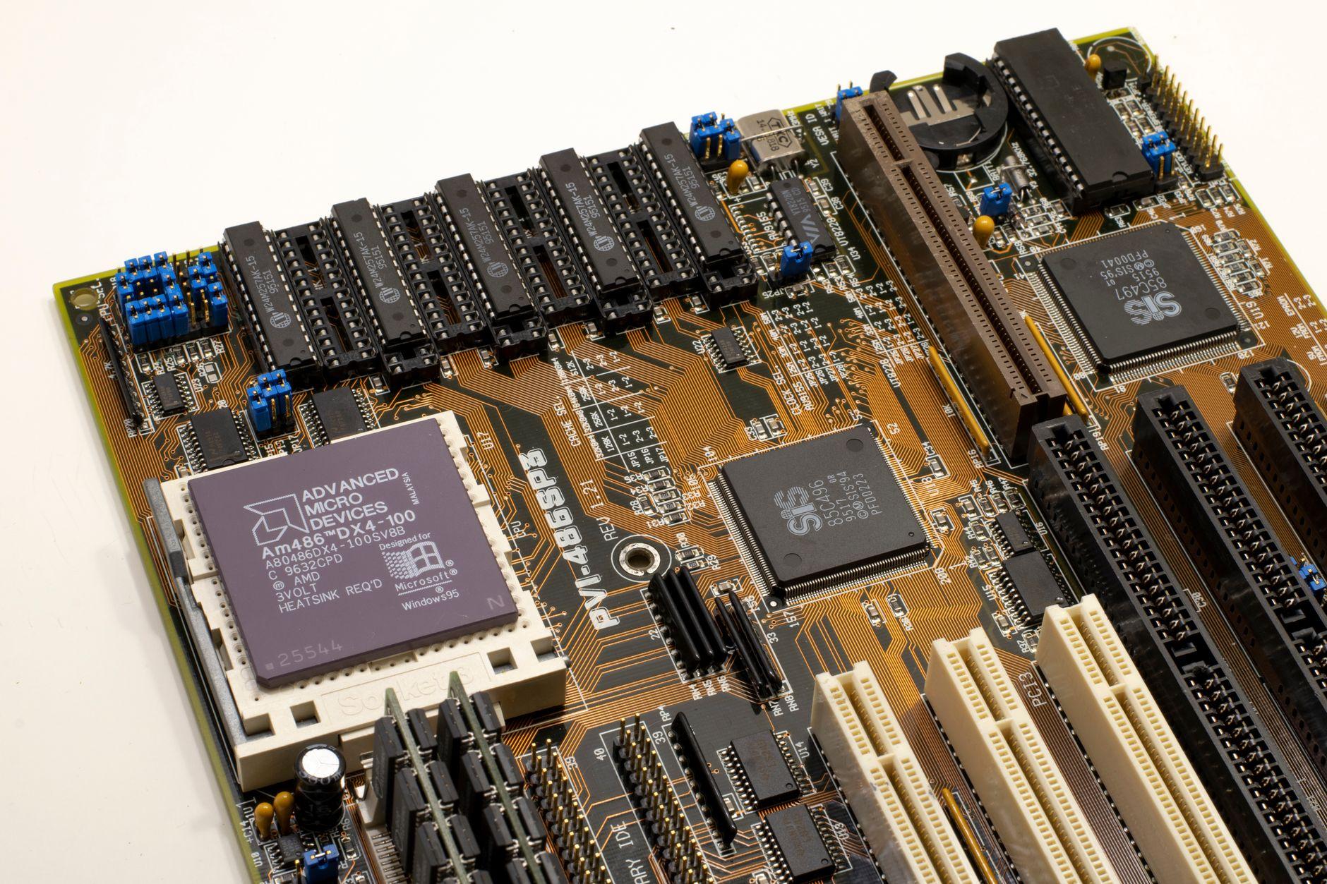 AMD 押注个人 AI:从云端到本地的算力大迁徙